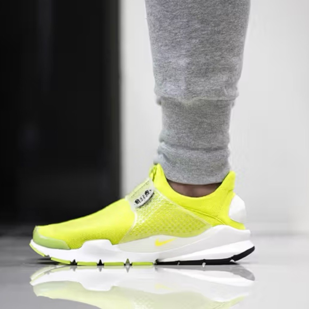 Men’s Nike Sock Dart SP 'Neon Yellow' size 10